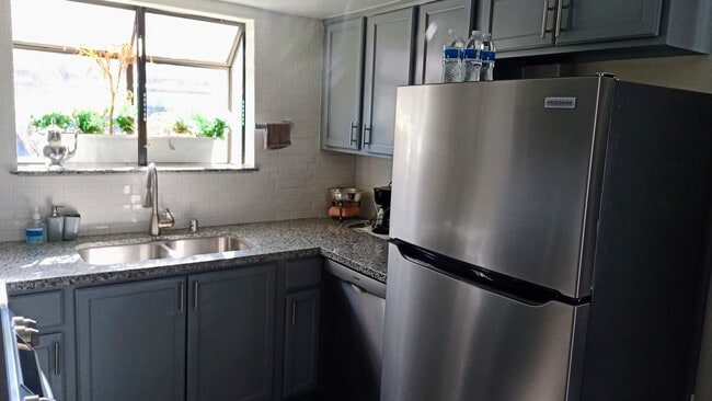 cocina - 7200 Pirates Cove Rd