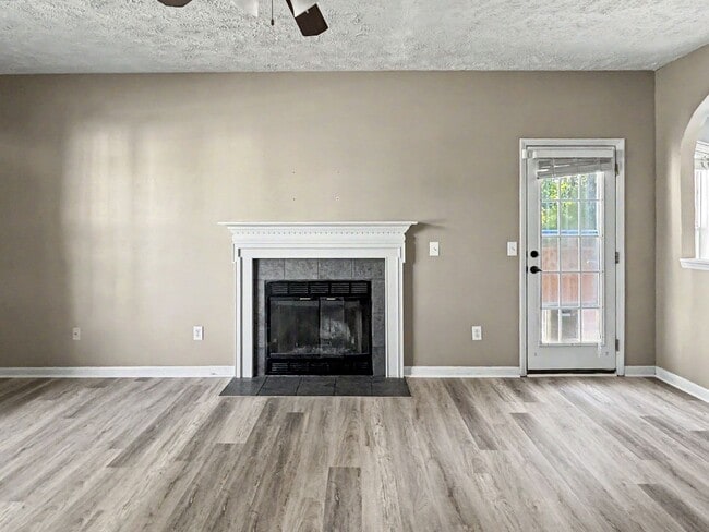 Photo - 7701 Redwood Ave
