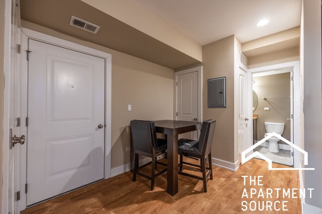 Photo - 3138 S Indiana Ave Unit 106