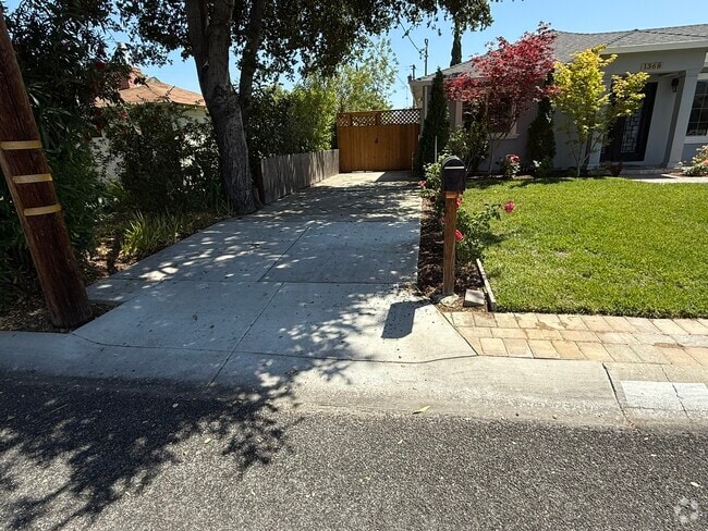 Building Photo - 1368 Lillian Ave Unit ADU For Rent Rental