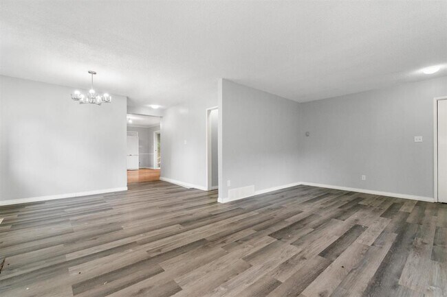 Building Photo - 1010 Columbia Valley Rd