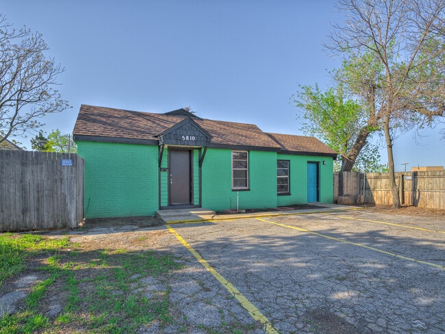 Photo - 5810 NW 41st St