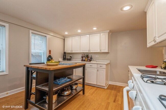 Photo - 1426 N Greenview Ave Unit #  01