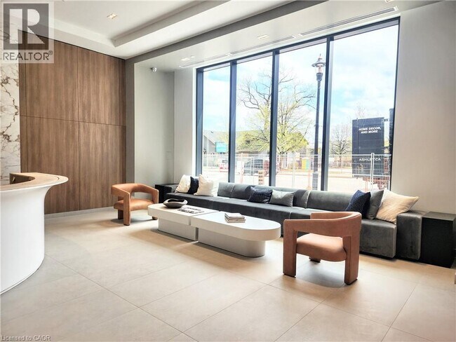 Photo - 2075 Lakeshore Rd. Unité 1006