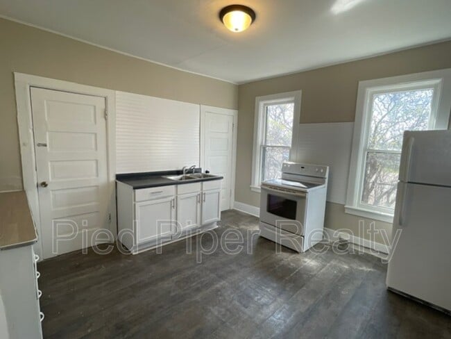 Photo - 434 1/2 S State Ave