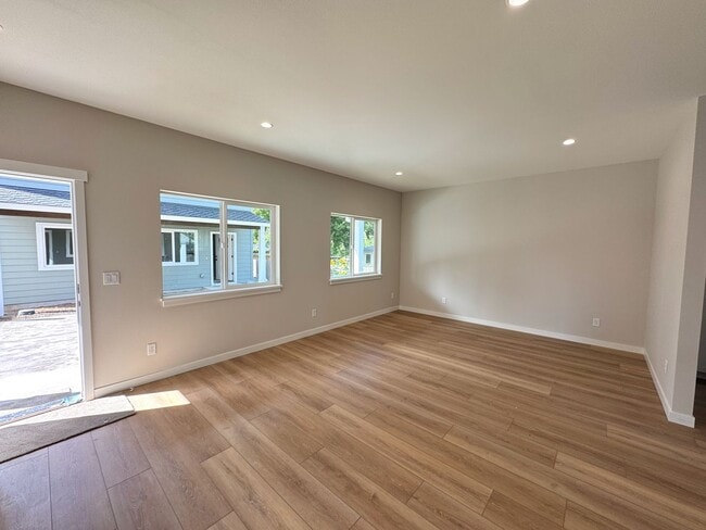 Photo - Newly Built 3 Bed, 2.5 Bath Cottage Homes ...