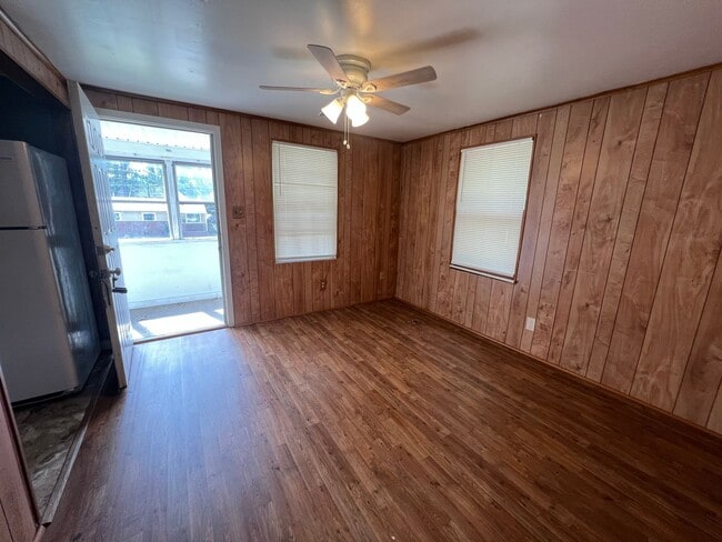 Photo - 5100 Woolsey St