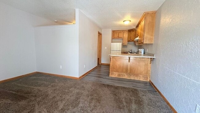 Building Photo - 1405 Neil Ln