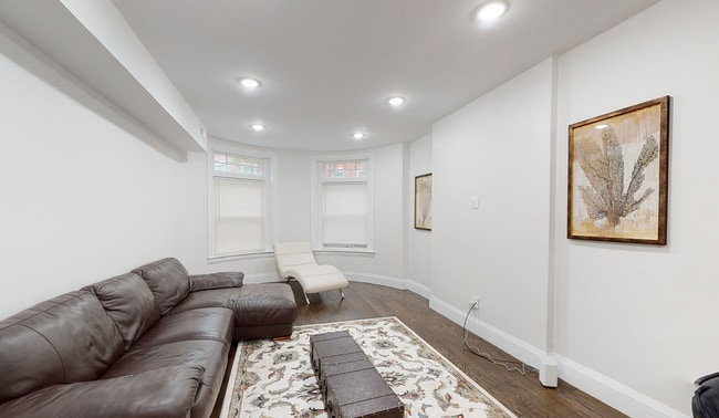 Photo - 8 Strathmore Rd