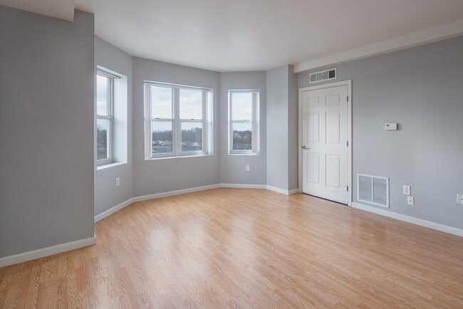 Photo - 1 Cityview Ln Unidad 304