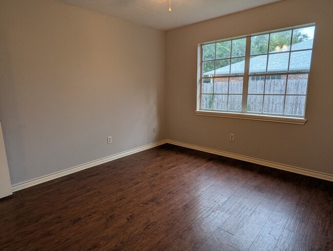 Photo - 1806 Treehouse Trl
