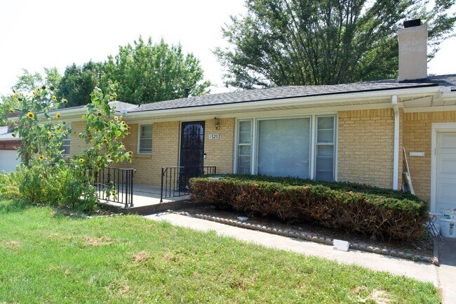 Photo - 1520 N 64 St