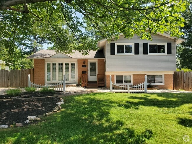 Building Photo - 4517 Mayfield Dr Rental