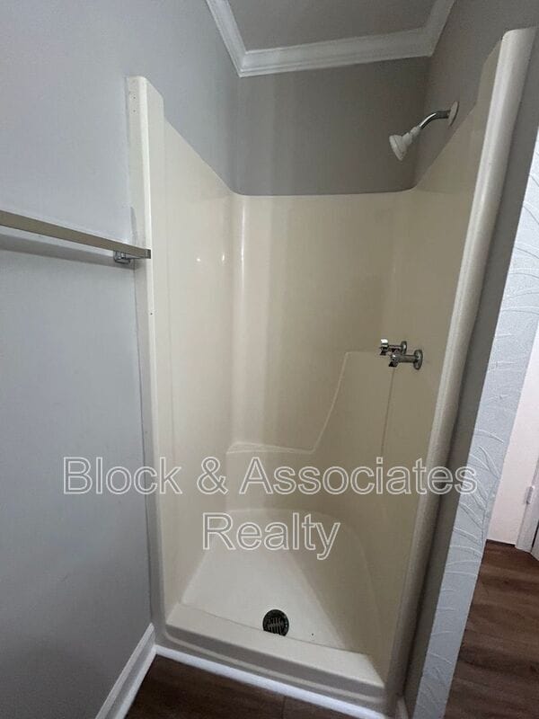 Photo - 735 W Mountain St