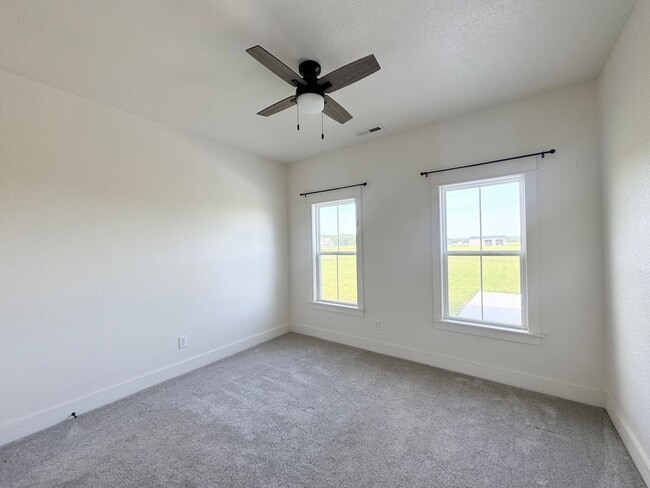 Photo - 477 N Trotman Rd