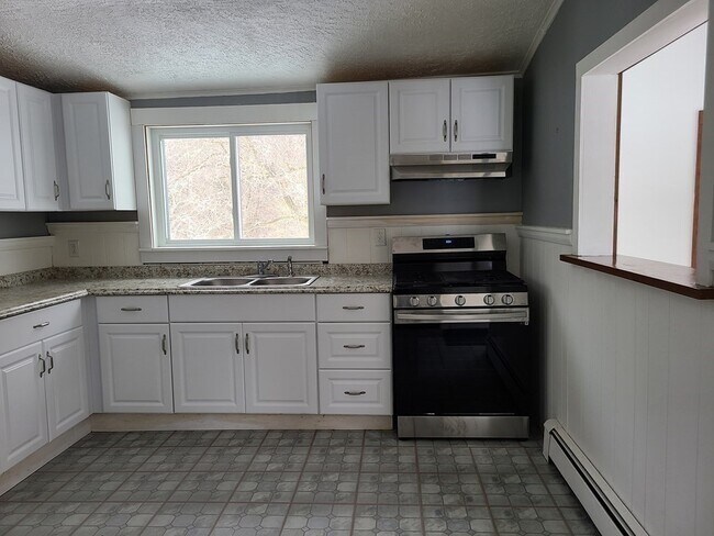 Photo - 865 Main St Unit 1