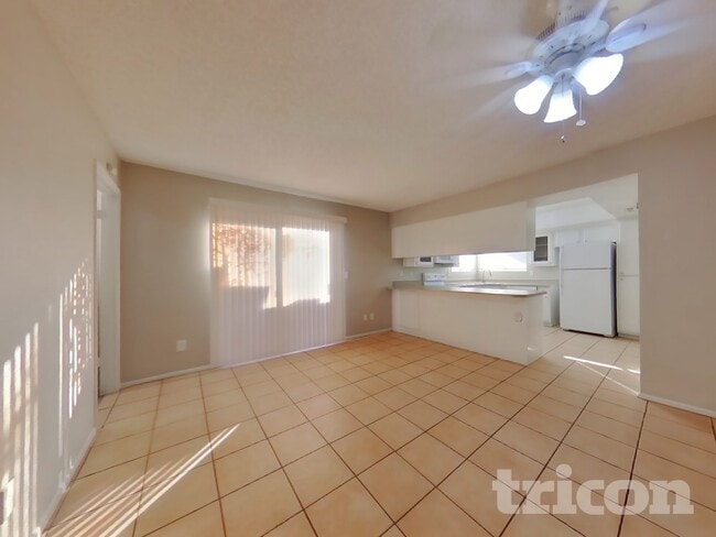 Photo - 5819 W Grovers Ave