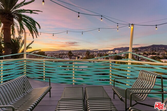 Photo - 906 Hyperion Ave Unit 1