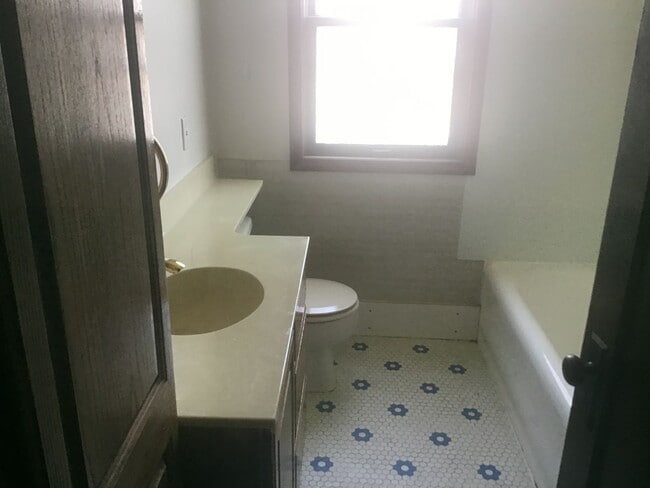 Photo - 3150-3152 S. New York Ave. Unit 3150 S. New York Ave.-Upper