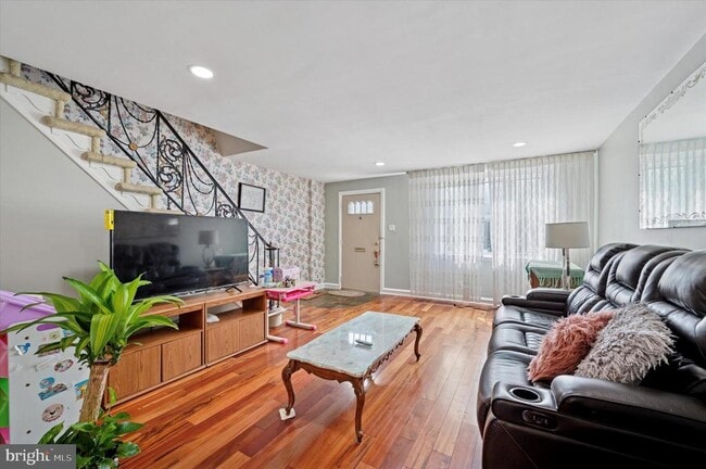 Photo - 6322 Mershon St
