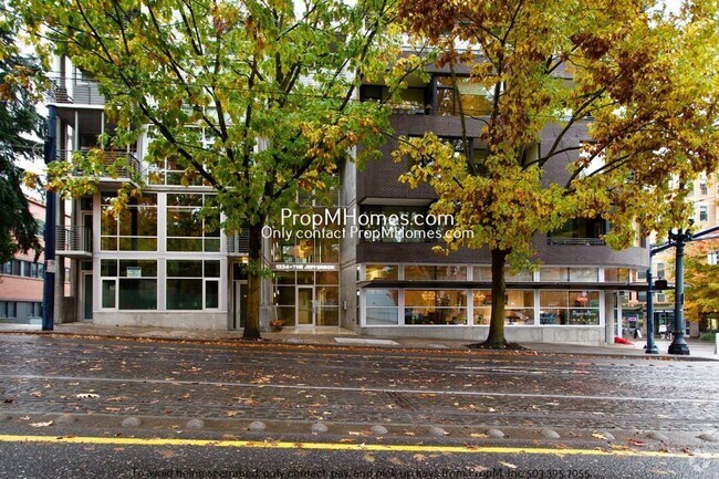 Building Photo - Premiere Condo Living in Portland – 1 Bedr... Unit 306