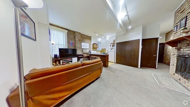Building Photo - Raised First Floor East Lakeview One Bedroom Unit 739 1R Rental
