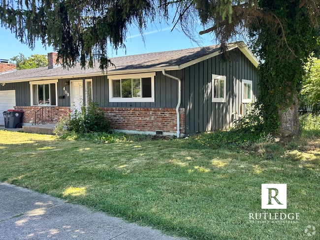 Building Photo - Charming 2 Bed/1 Bath Duplex with Garage –... Rental