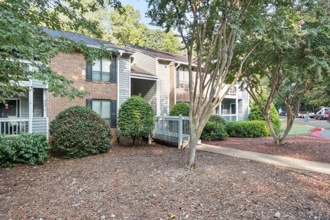 Photo - 527 Warm Springs Cir