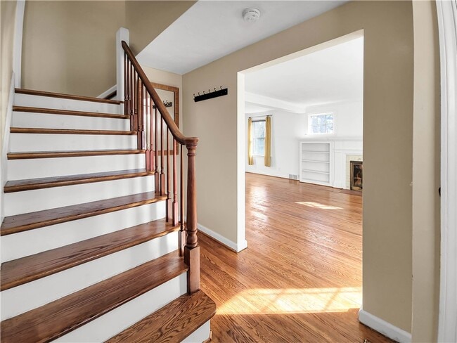 Photo - 54 Westmoreland Dr