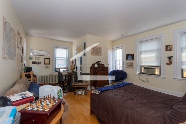 Photo - Don't miss out 3 bed 2 bath in Allston