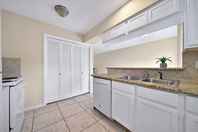 Photo - 9901 Sharpcrest St Unit H4