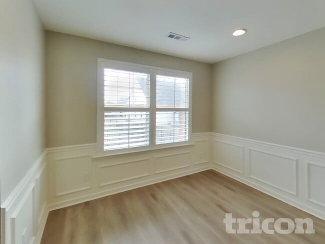 1040 Lindyn Lee Wy