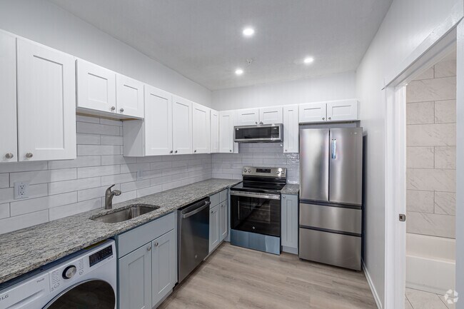 1BR, 1BA - 600SF - Kitchen