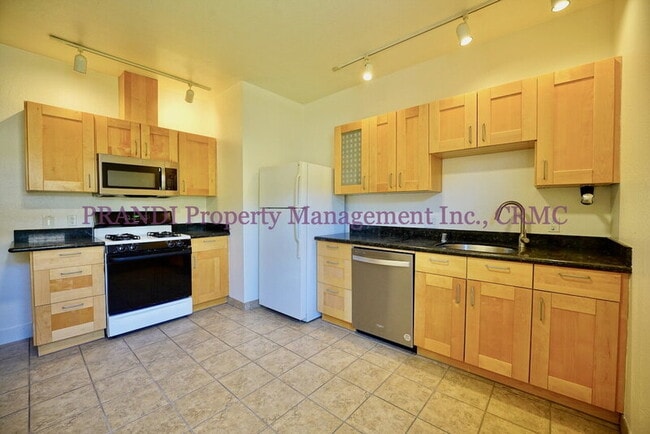 Photo - 139 Park St Unit C