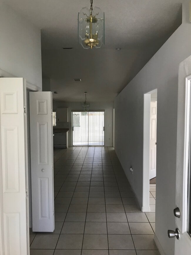 Photo - 9 Rainbow Ln