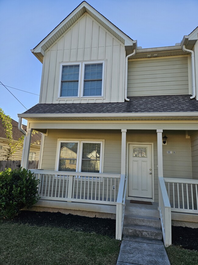 Photo - 1911 9th Ave N