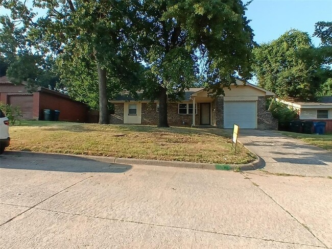 Building Photo - 1320 Parkwoods Terrace