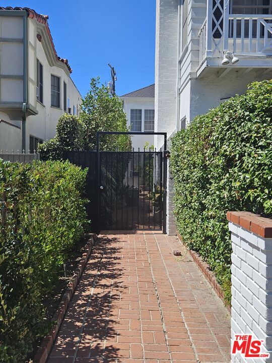 Photo - 441 1/2 S Palm Dr Unit 441 1/2