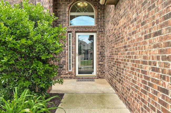 Photo - Beautiful 4 Bedroom Home in Surrey Hills!