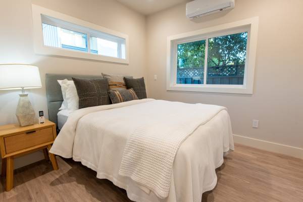 678 Bellflower