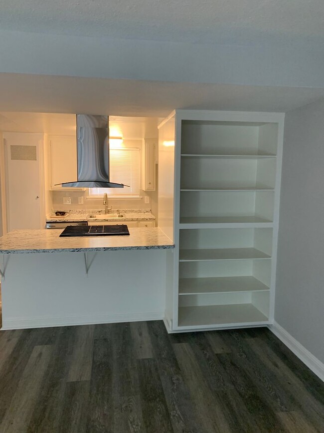 Photo - 2 bedroom 1.5 bath condo !