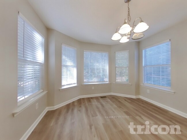 Photo - 64 Cedars Glen Cir