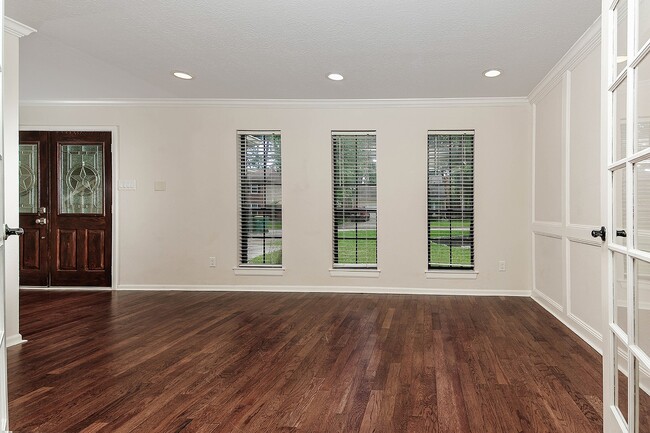 Photo - 27 Berryfrost Ln