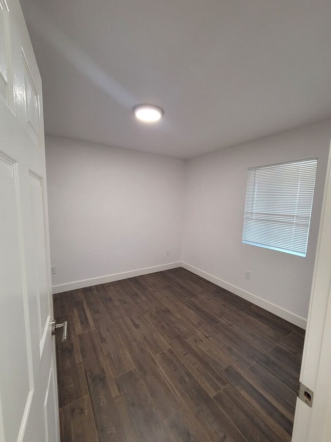 Photo - Stylish & Modern 1-Bedroom Retreat Steps f... Unit #4