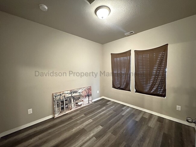 Photo - 10701 Traders Pkwy