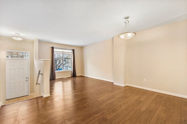 Photo - 1804-1804 70 St SW