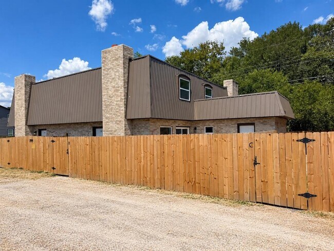 2904 Sweeney Ln