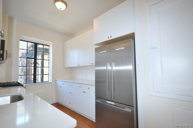 155 Garth Rd Unit 4D