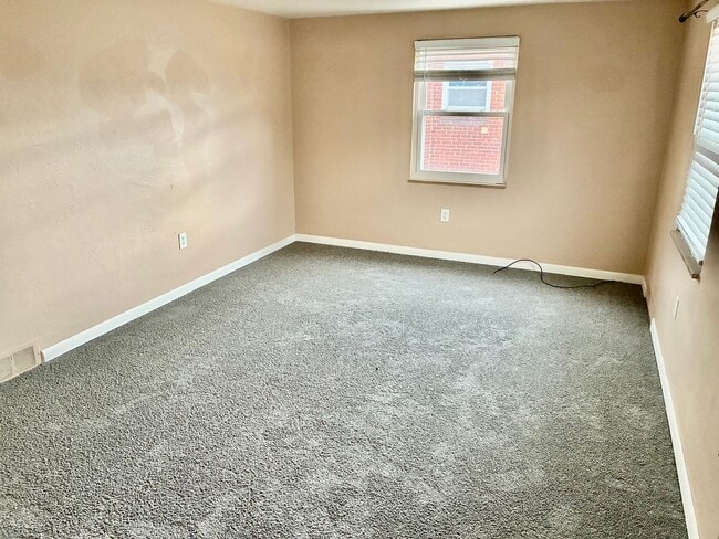 Photo - Charming 3/2 Home in Castle Shannon - Gara...