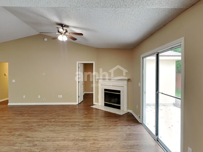 Photo - 14028 Crestwick Dr W